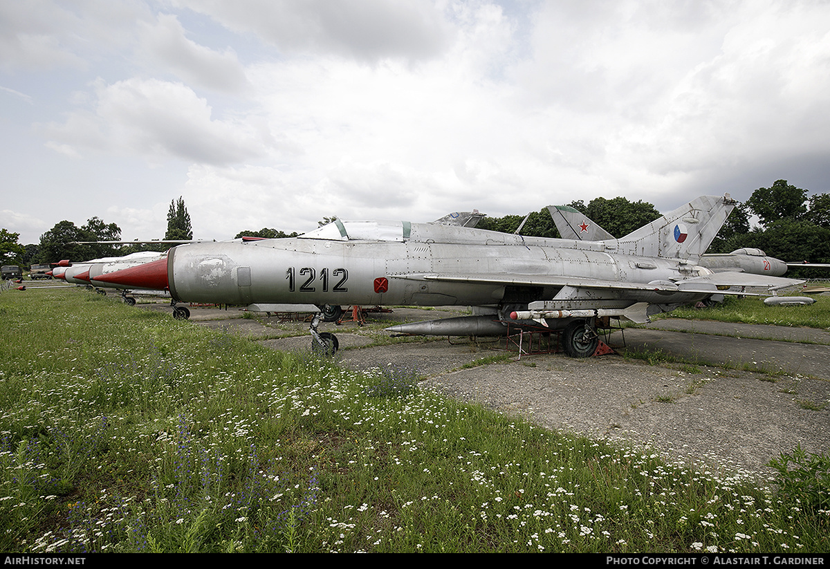 Aircraft Photo of 1212 | Mikoyan-Gurevich MiG-21PF | Czechia - Air Force | AirHistory.net #418967