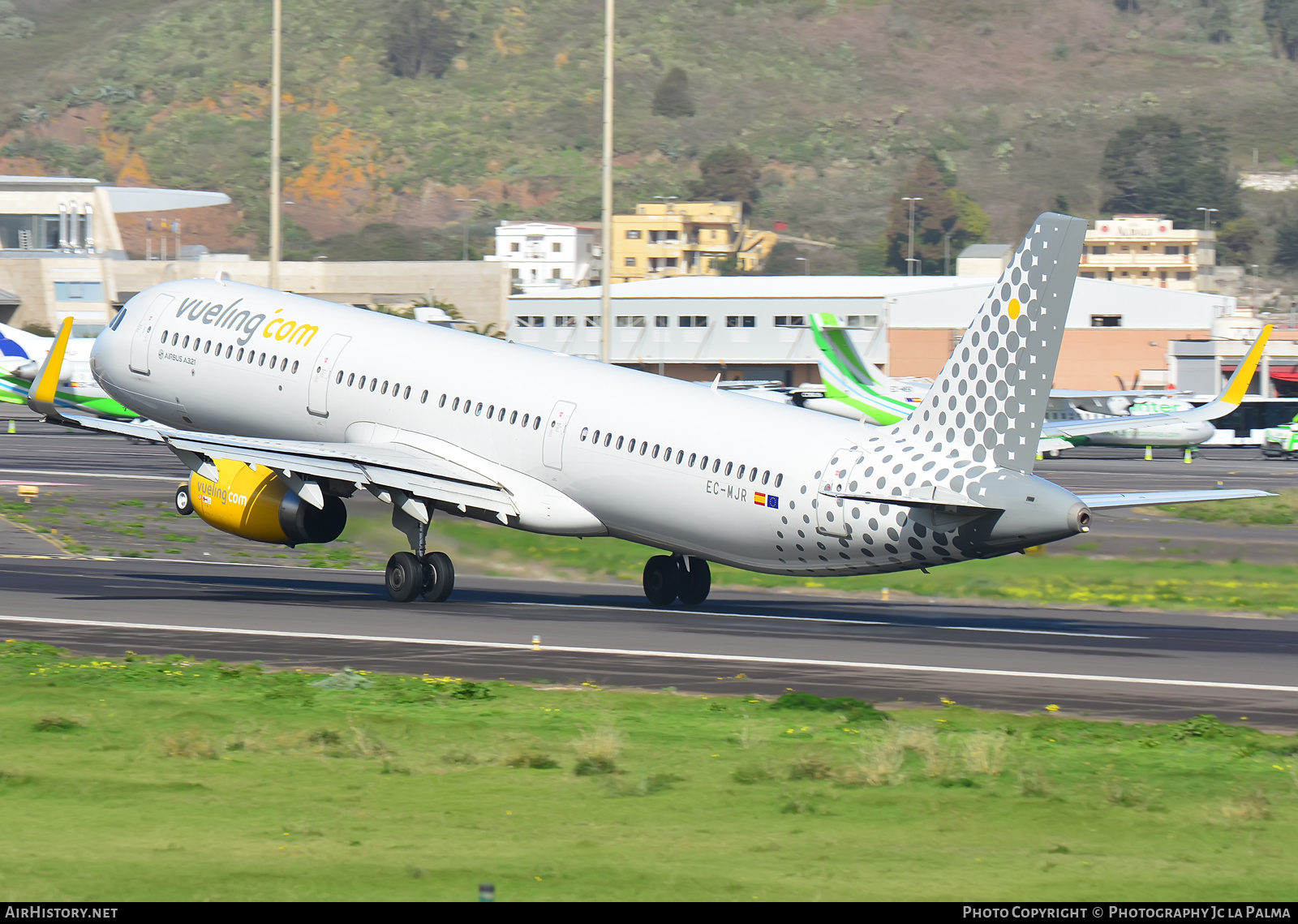 Aircraft Photo of EC-MJR | Airbus A321-231 | Vueling Airlines | AirHistory.net #419076