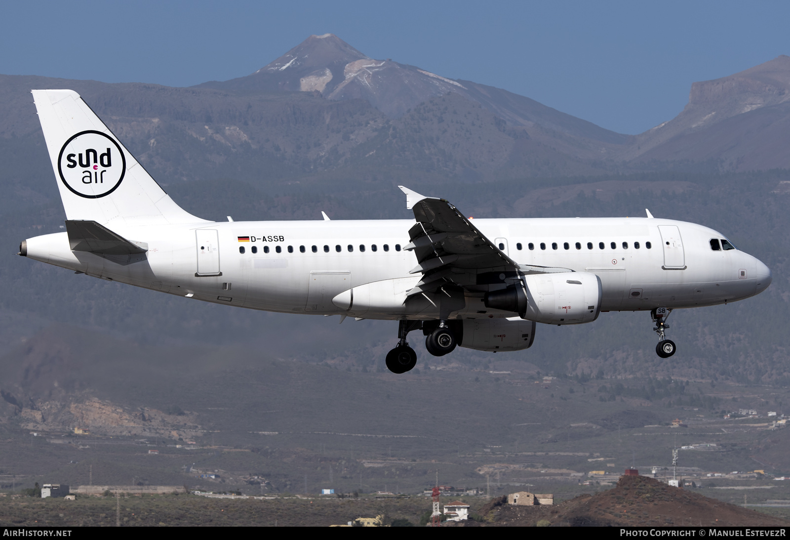 Aircraft Photo of D-ASSB | Airbus A319-112 | Sundair | AirHistory.net #419177
