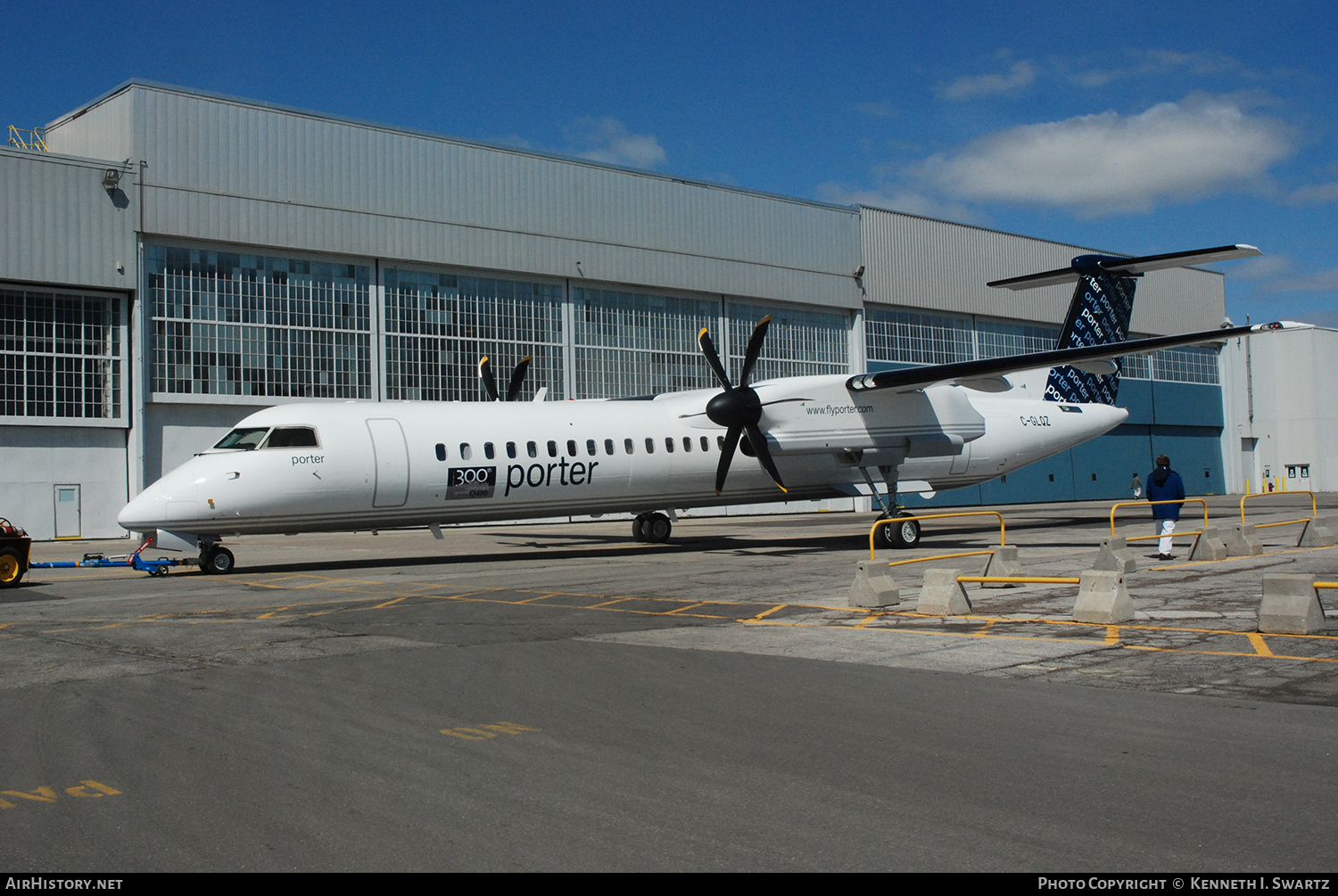Aircraft Photo of C-GLQZ | Bombardier DHC-8-402 Dash 8 | Porter Airlines | AirHistory.net #419185