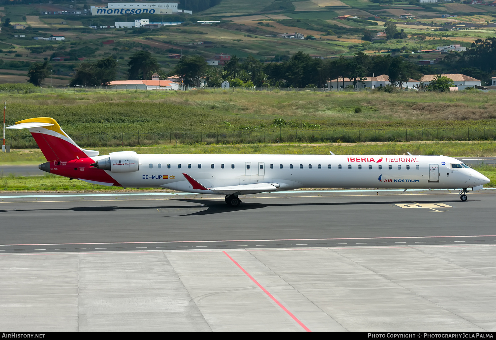 Aircraft Photo of EC-MJP | Bombardier CRJ-1000ER NG (CL-600-2E25) | Iberia Regional | AirHistory.net #419275