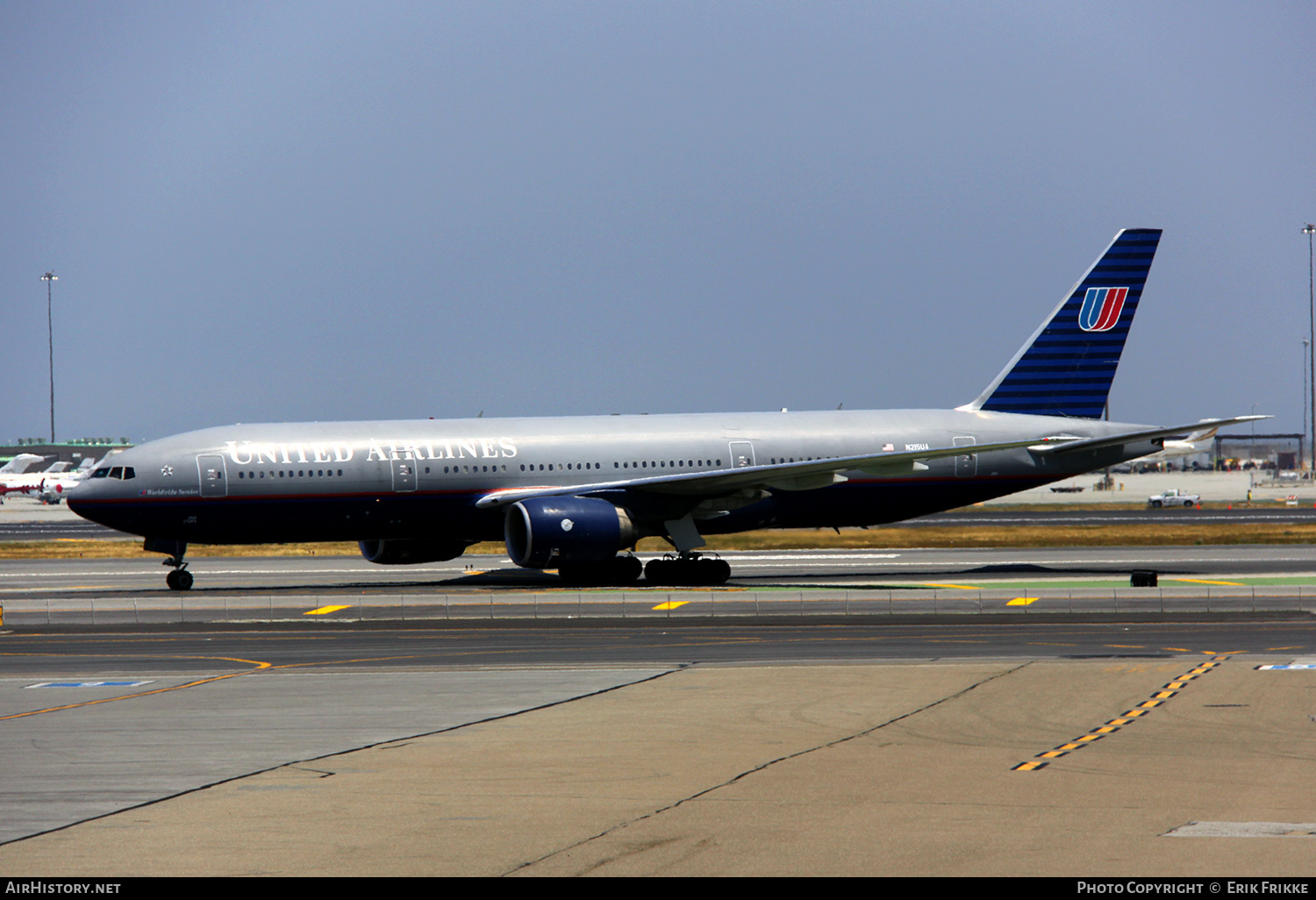 Aircraft Photo of N215UA | Boeing 777-222/ER | United Airlines | AirHistory.net #419321