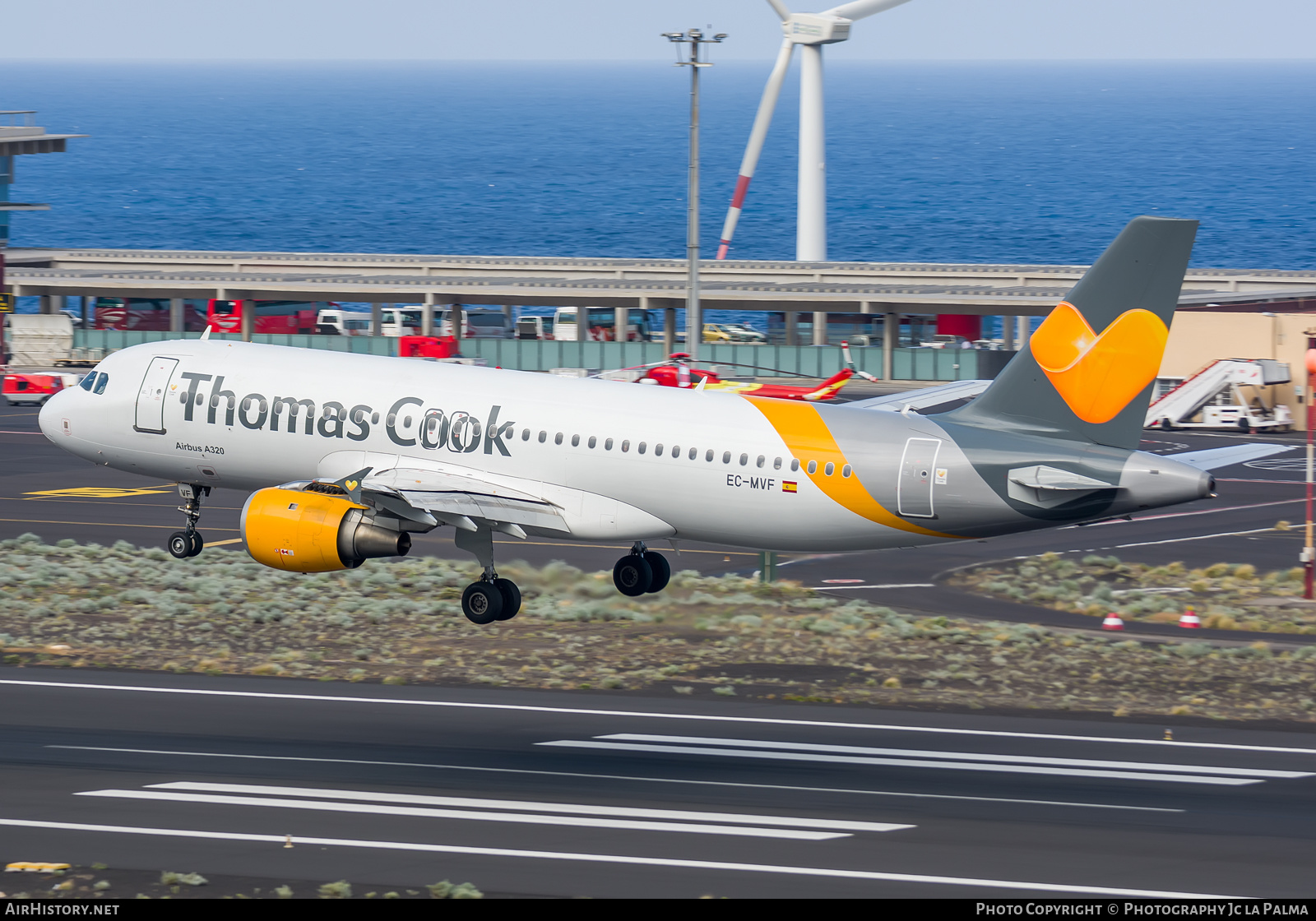 Aircraft Photo of EC-MVF | Airbus A320-212 | Thomas Cook Airlines | AirHistory.net #419340