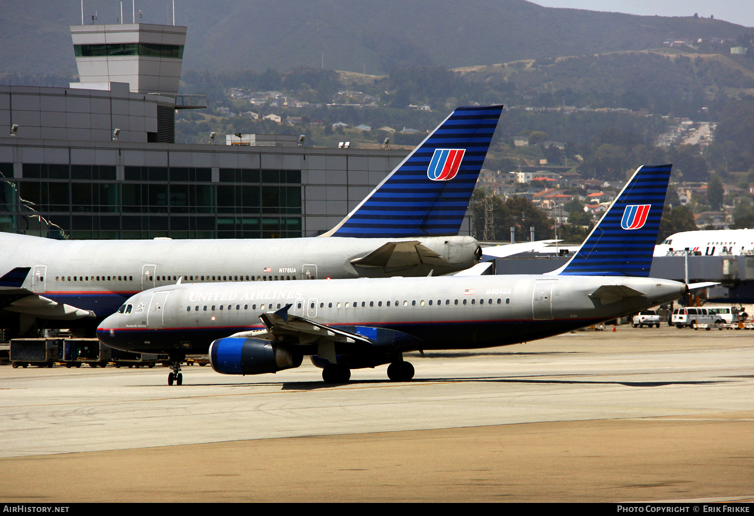 Aircraft Photo of N404UA | Airbus A320-232 | United Airlines | AirHistory.net #419369