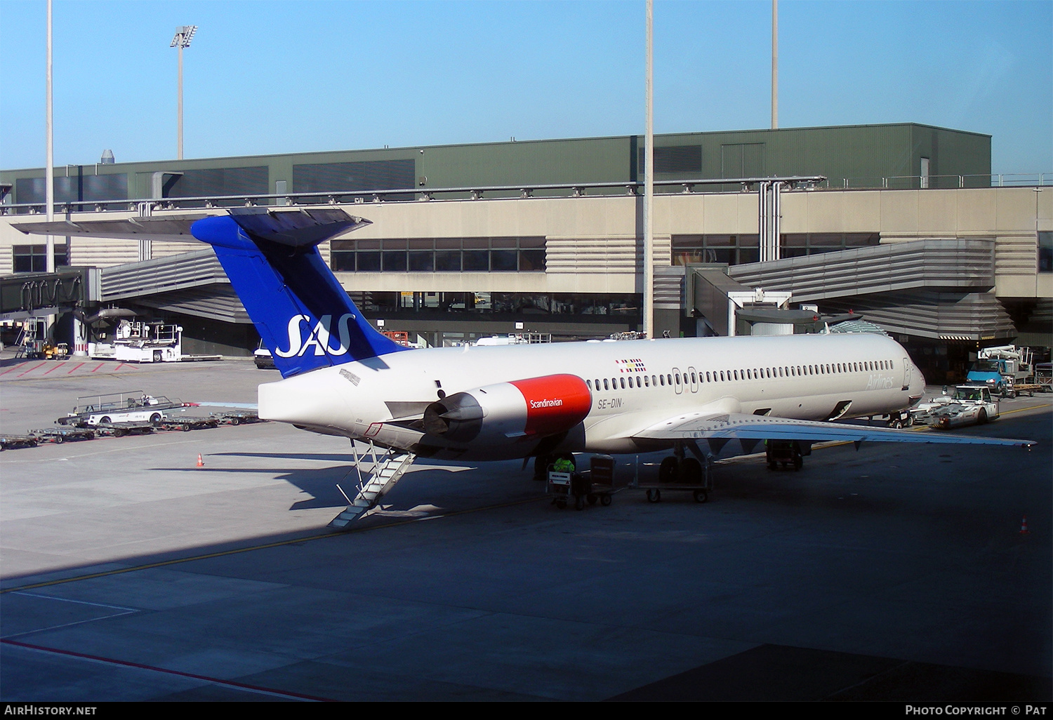 Aircraft Photo of SE-DIN | McDonnell Douglas MD-82 (DC-9-82) | Scandinavian Airlines - SAS | AirHistory.net #419485