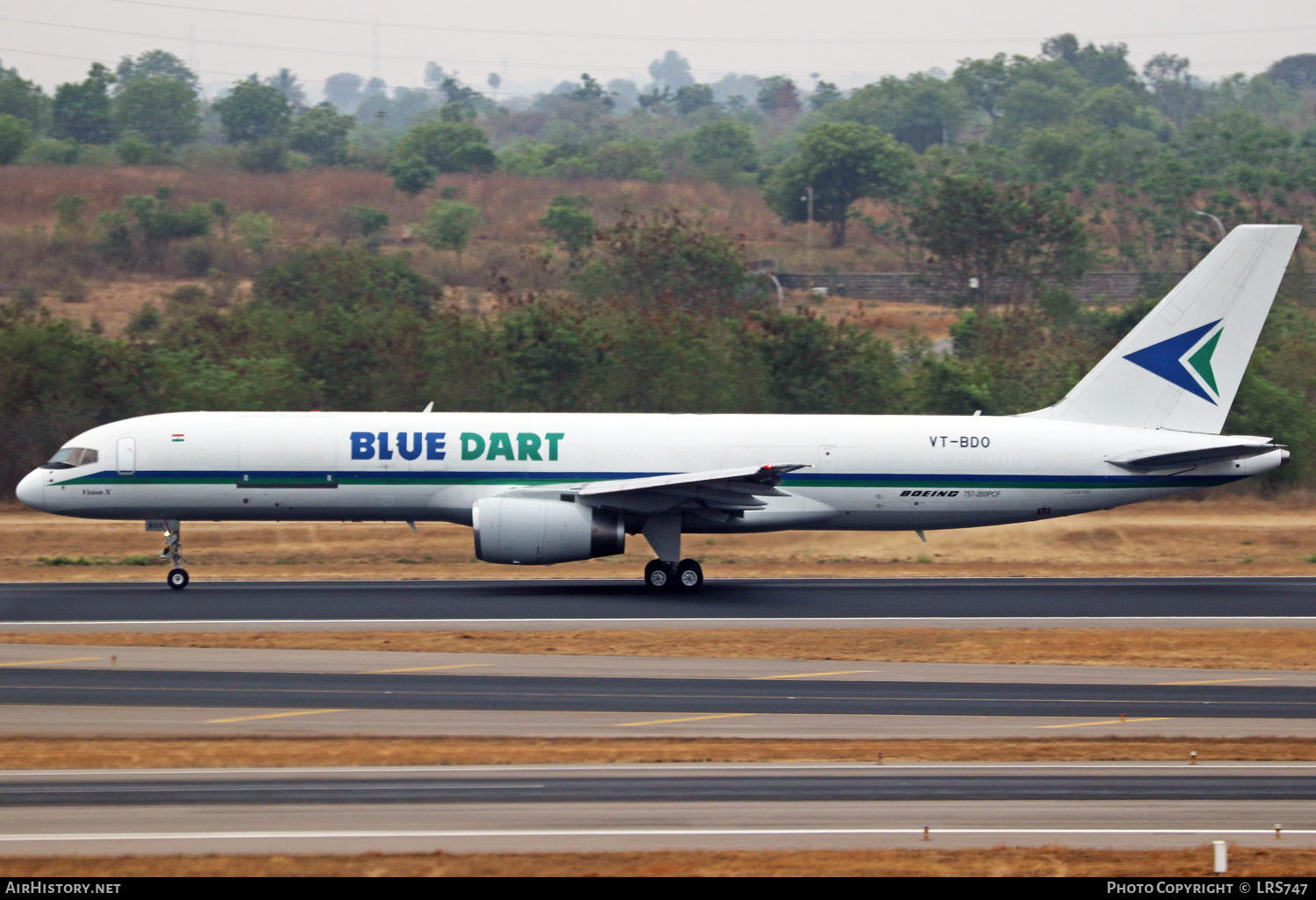 Aircraft Photo of VT-BDO | Boeing 757-204(PCF) | Blue Dart Aviation | AirHistory.net #419577