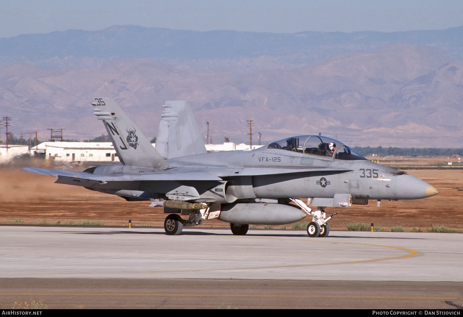 Aircraft Photo of 163700 | McDonnell Douglas F/A-18D Hornet | USA - Navy | AirHistory.net #419593