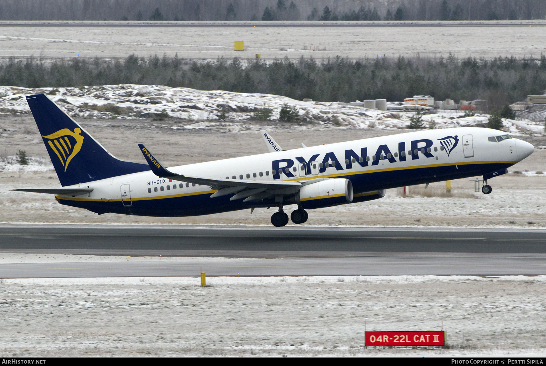 Aircraft Photo of 9H-QDX | Boeing 737-800 | Ryanair | AirHistory.net #419802