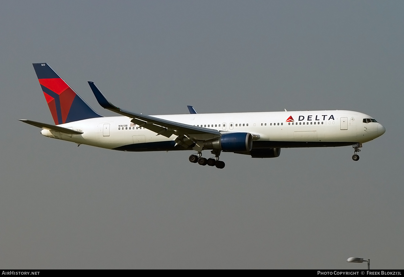 Aircraft Photo of N1613B | Boeing 767-332/ER | Delta Air Lines | AirHistory.net #419878