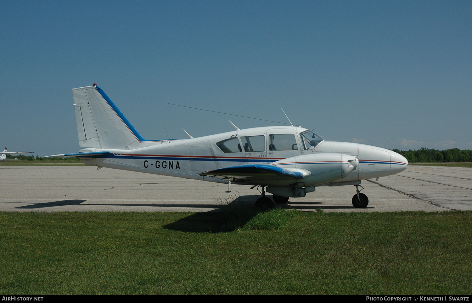 Aircraft Photo of C-GGNA | Piper PA-23-250 Aztec | AirHistory.net #419919