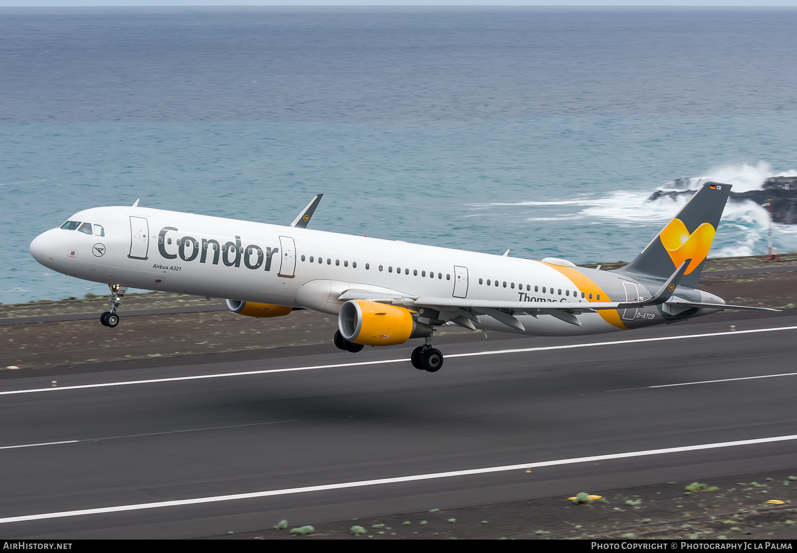 Aircraft Photo of D-ATCB | Airbus A321-211 | Condor Flugdienst | AirHistory.net #419991