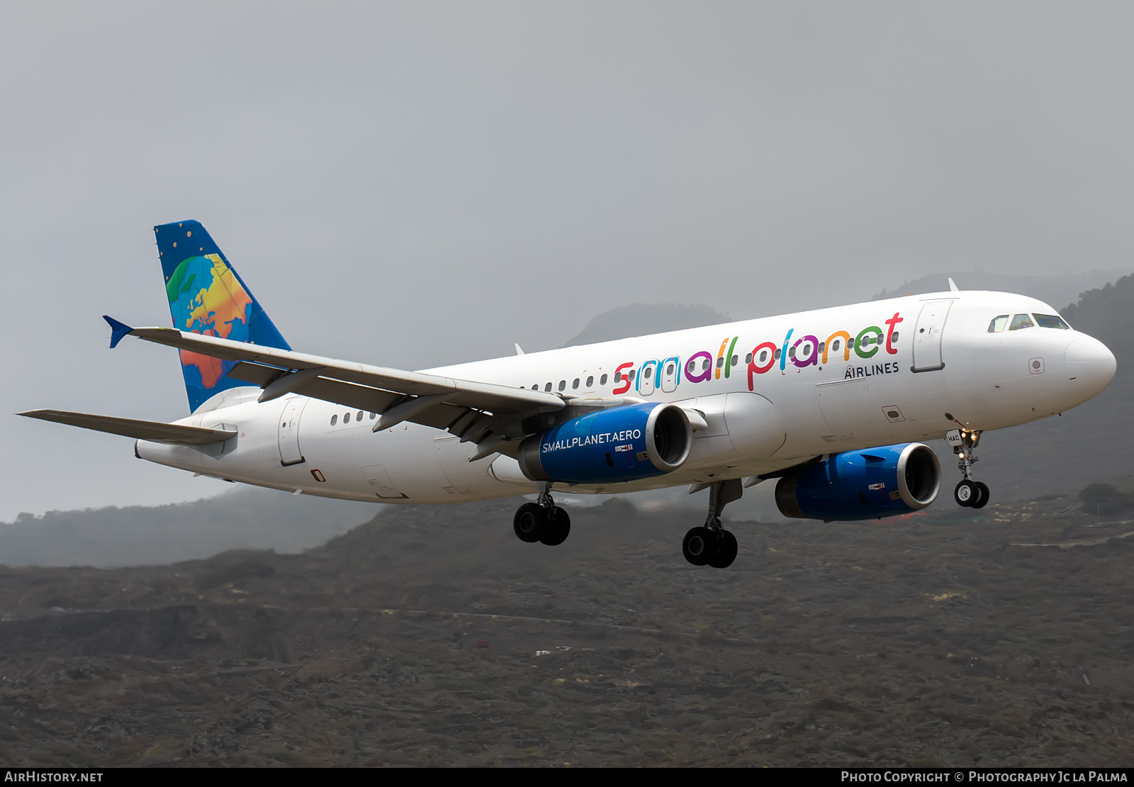 Aircraft Photo of SP-HAC | Airbus A320-233 | Small Planet Airlines | AirHistory.net #420041