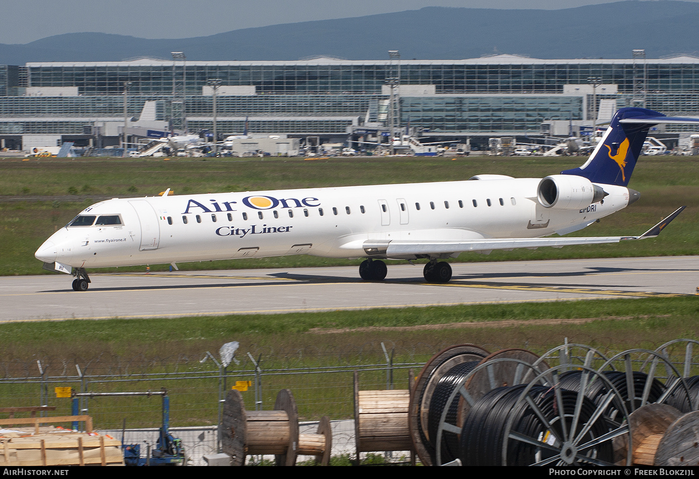 Aircraft Photo of EI-DRI | Bombardier CRJ-900ER (CL-600-2D24) | Air One CityLiner | AirHistory.net #420072