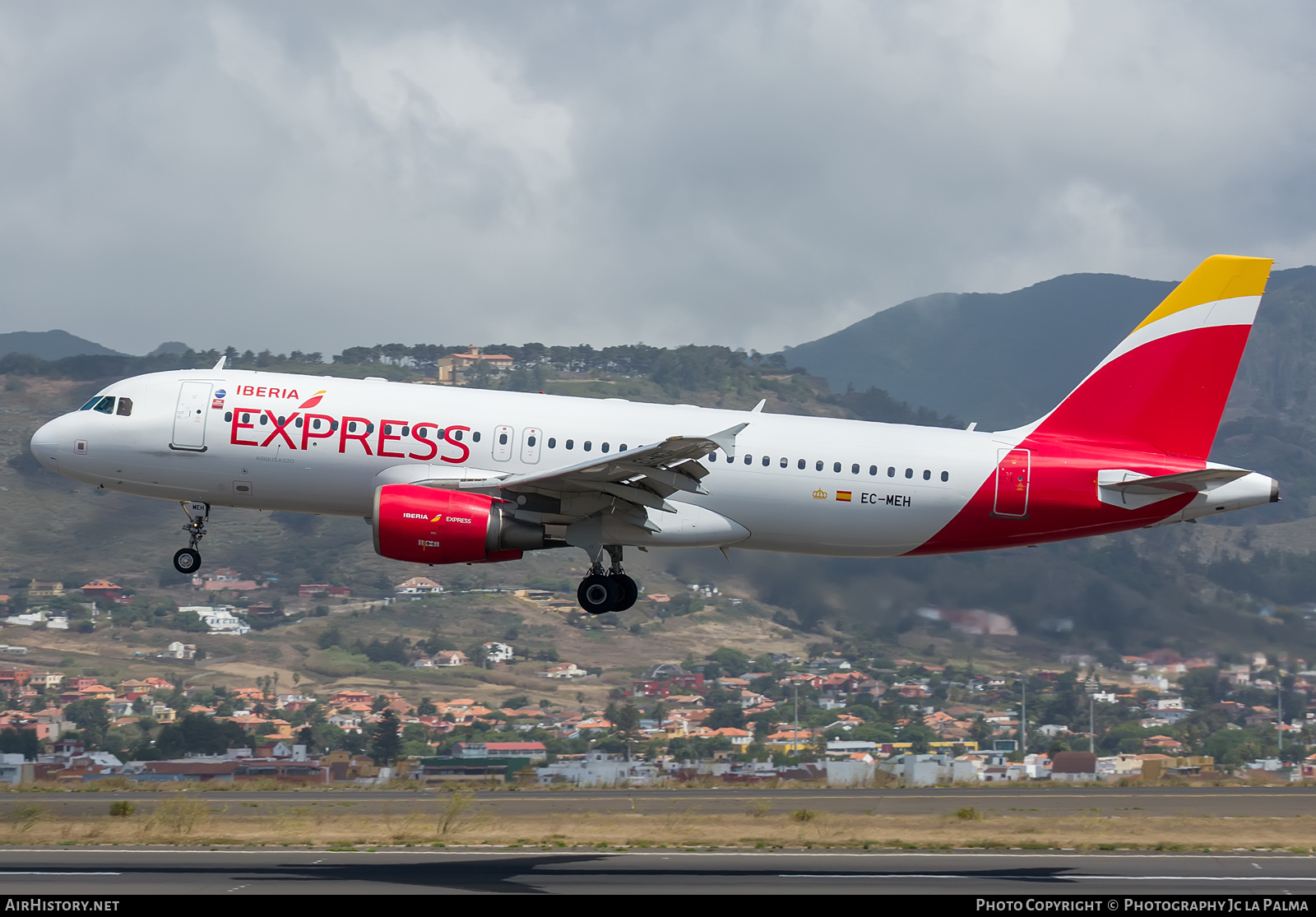 Aircraft Photo of EC-MEH | Airbus A320-214 | Iberia Express | AirHistory.net #420111