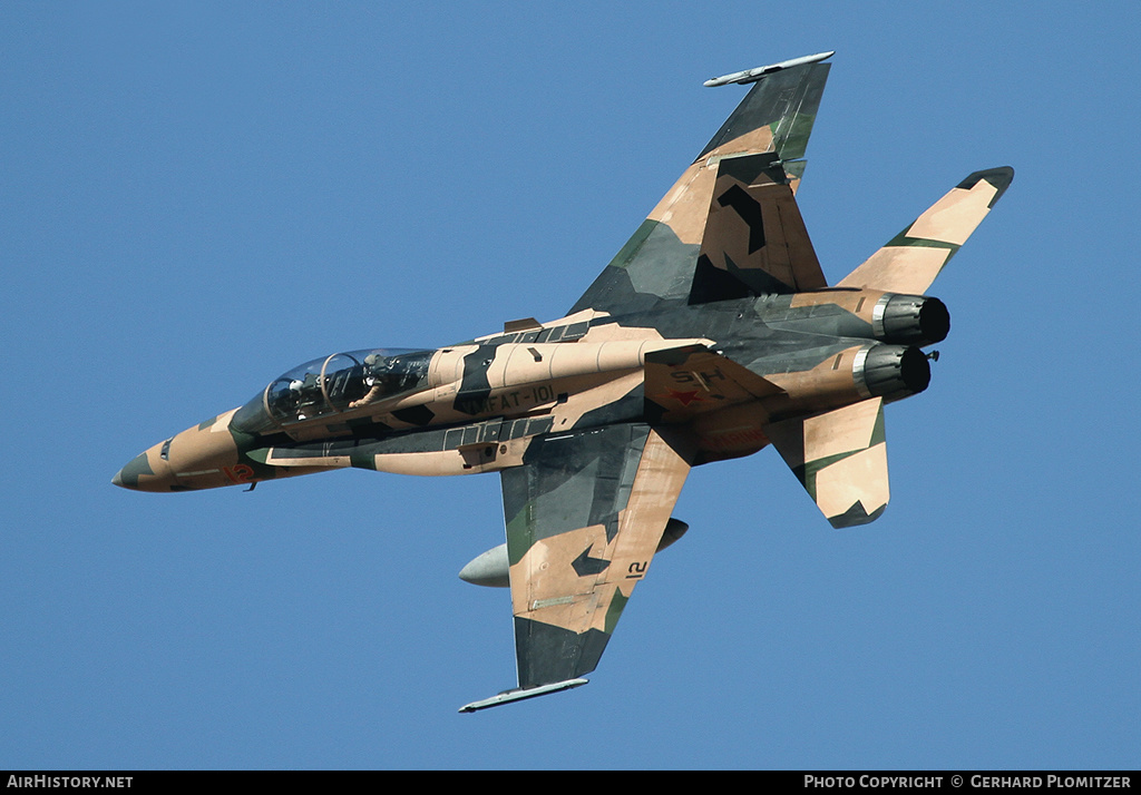 Aircraft Photo of 163104 | McDonnell Douglas F/A-18B Hornet | USA - Marines | AirHistory.net #420399