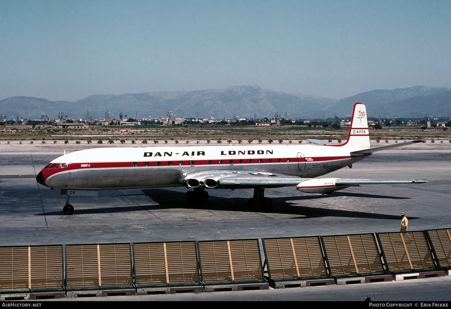Aircraft Photo of G-APDK | De Havilland D.H. 106 Comet 4 | Dan-Air London | AirHistory.net #420553