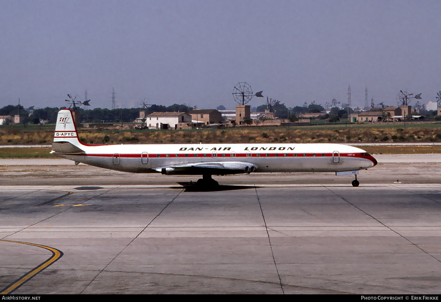 Aircraft Photo of G-APYC | De Havilland D.H. 106 Comet 4B | Dan-Air London | AirHistory.net #420560