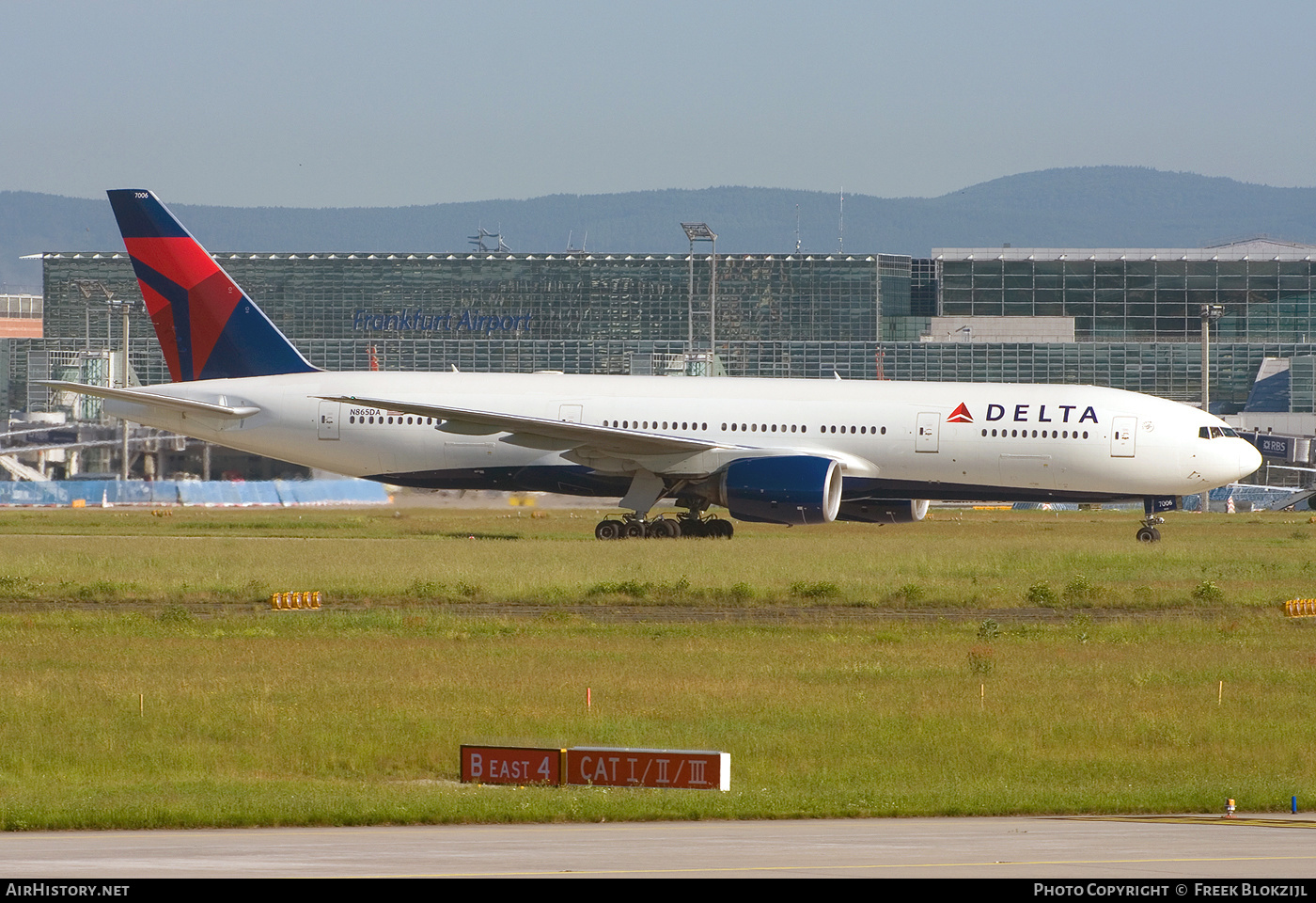 Aircraft Photo of N865DA | Boeing 777-232/ER | Delta Air Lines | AirHistory.net #420562