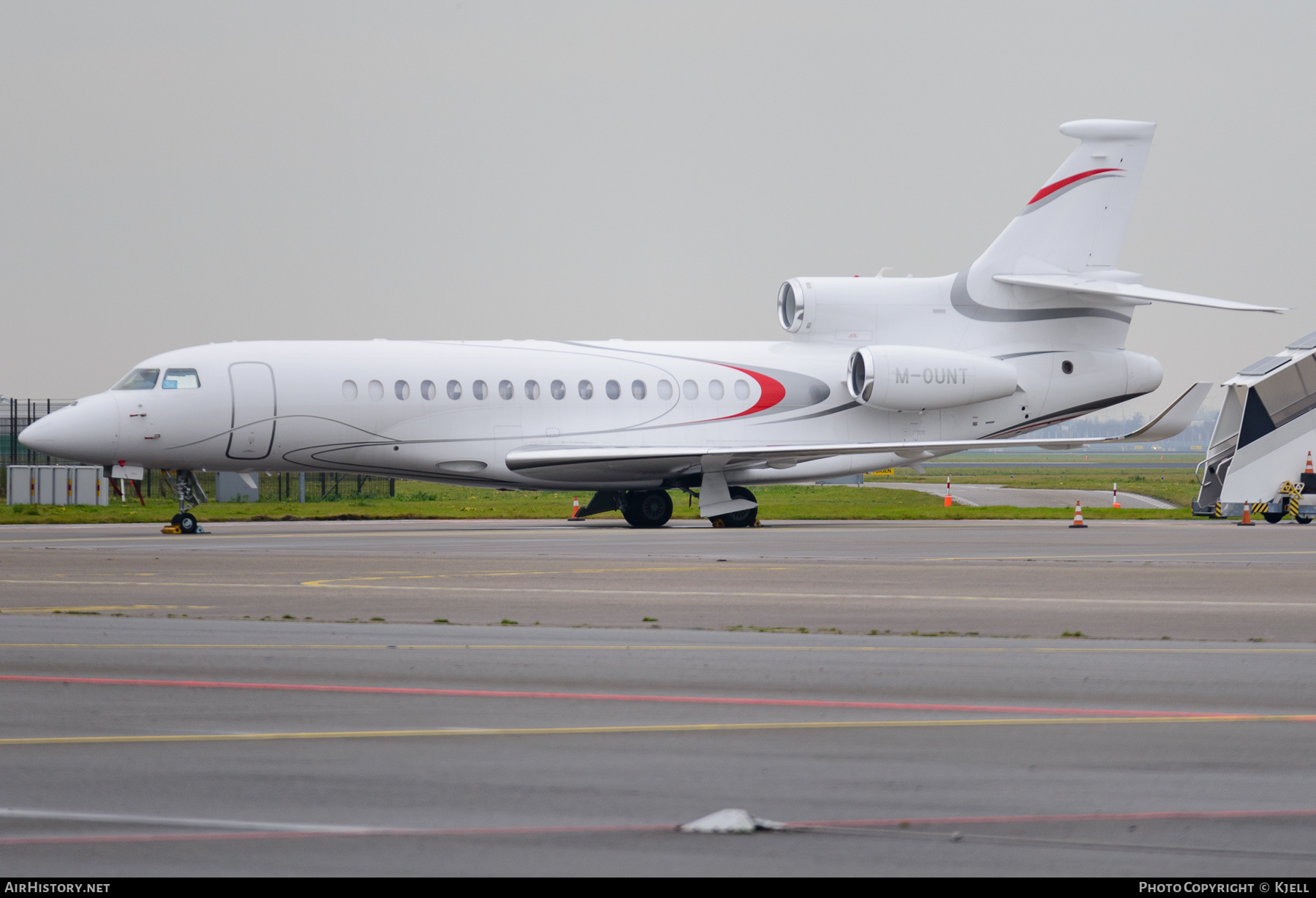 Aircraft Photo of M-OUNT | Dassault Falcon 8X | AirHistory.net #420813