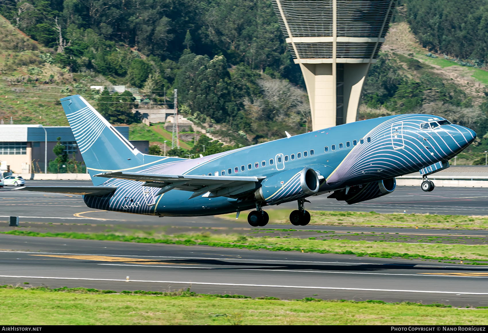 Aircraft Photo of LY-FLT | Boeing 737-522 | AirHistory.net #420935