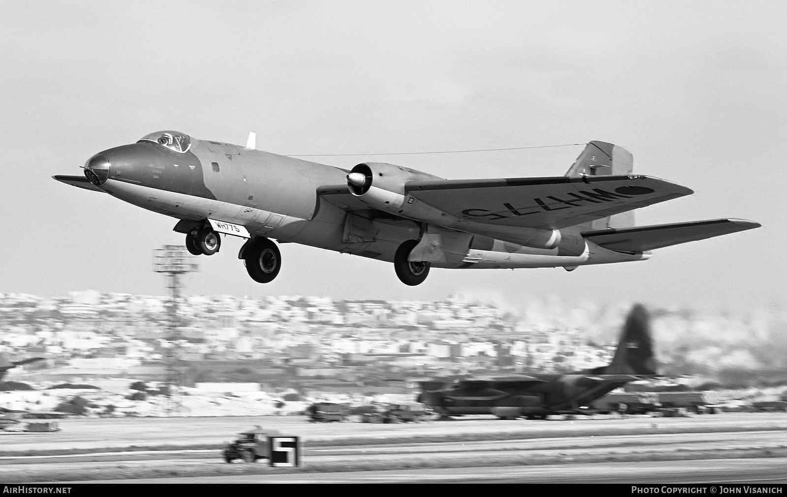 Aircraft Photo of WH775 | English Electric Canberra PR7 | UK - Air Force | AirHistory.net #421011