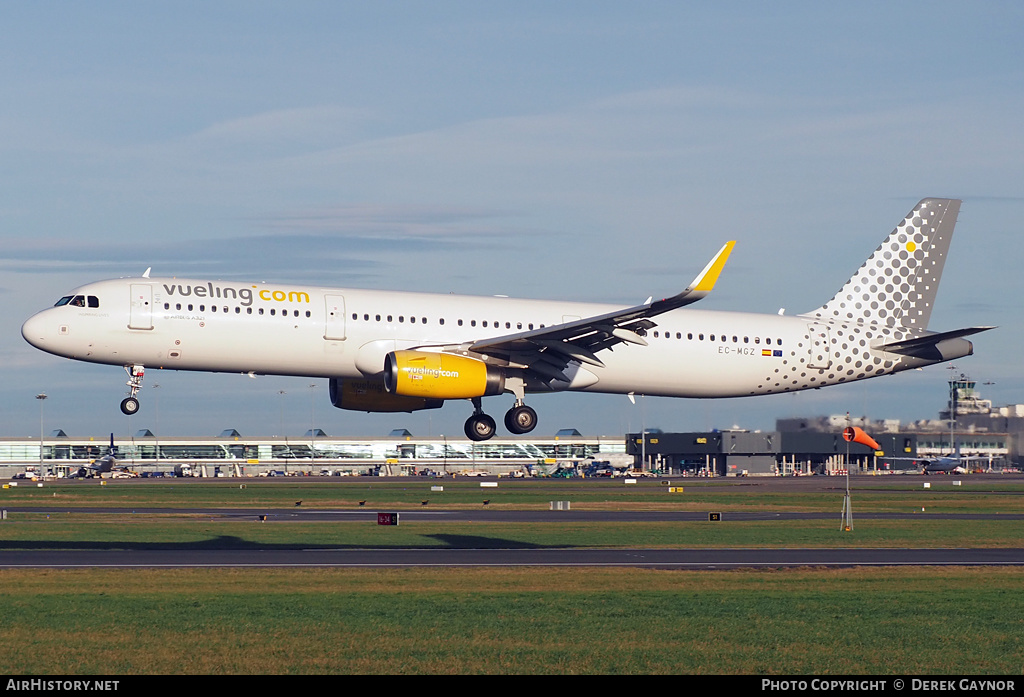 Aircraft Photo of EC-MGZ | Airbus A321-231 | Vueling Airlines | AirHistory.net #421114