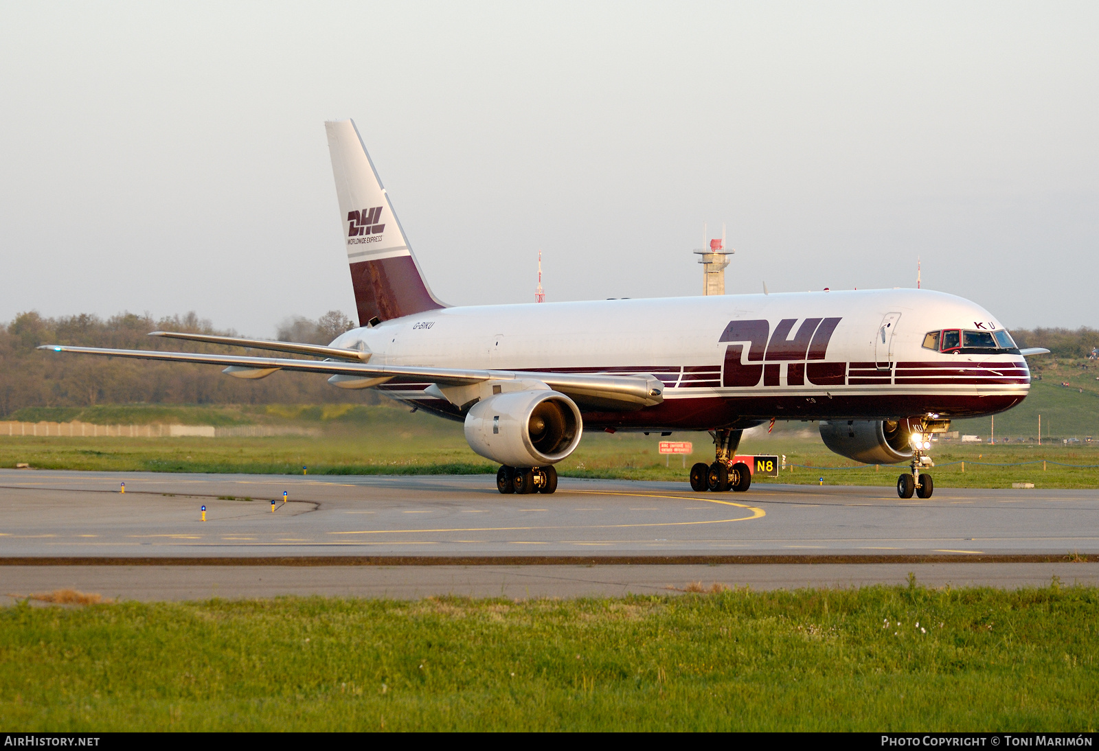 Aircraft Photo of G-BIKU | Boeing 757-236 | DHL Worldwide Express | AirHistory.net #421142