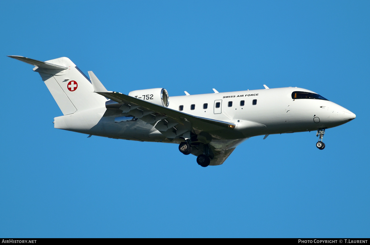 Aircraft Photo of T-752 | Bombardier Challenger 604 (CL-600-2B16) | Switzerland - Air Force | AirHistory.net #421157