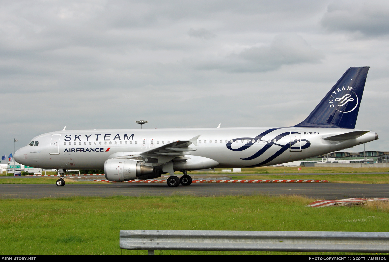 Aircraft Photo of F-GFKY | Airbus A320-211 | Air France | AirHistory.net #421546