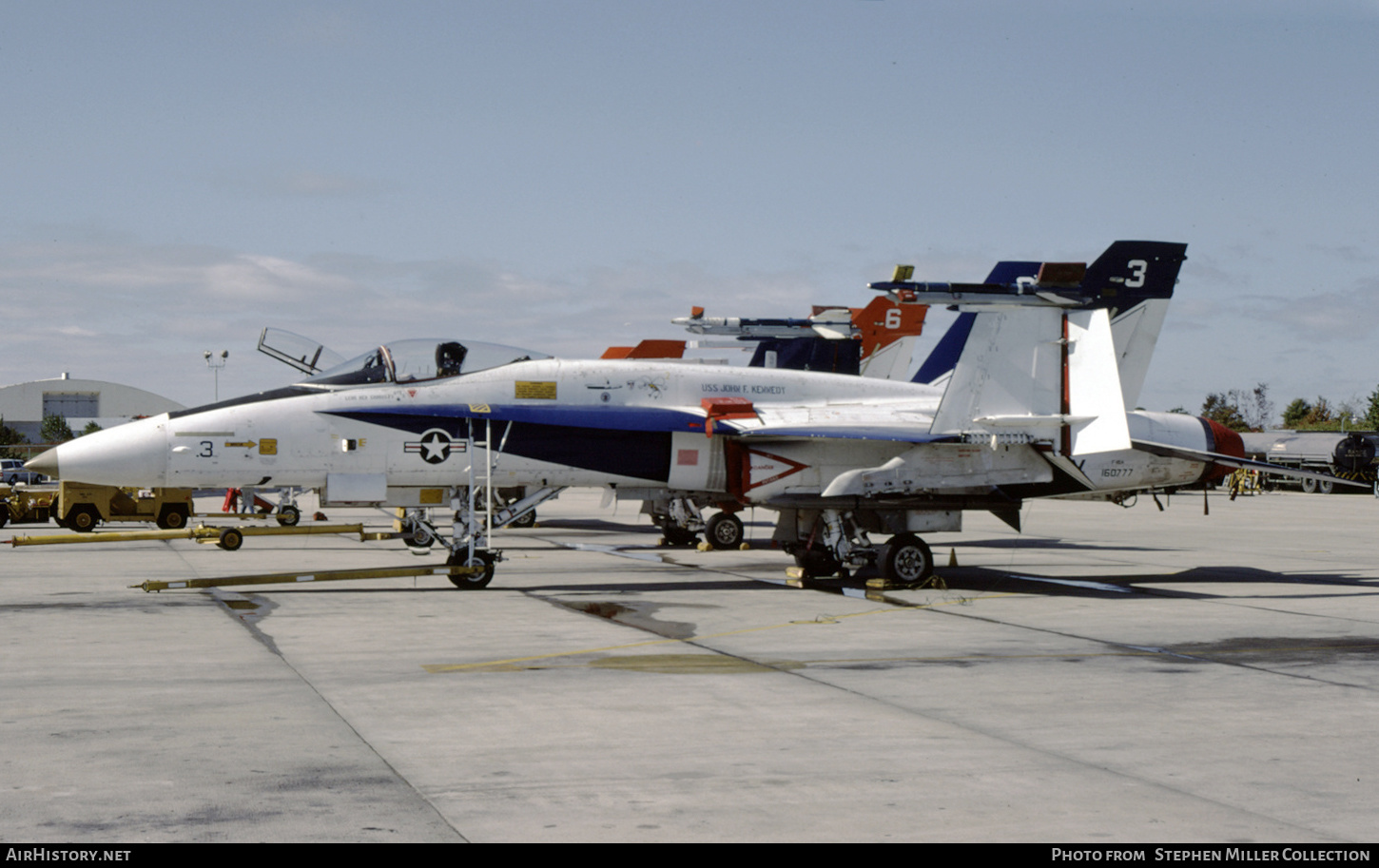 Aircraft Photo of 160777 | McDonnell Douglas F/A-18A Hornet | USA - Navy | AirHistory.net #421690