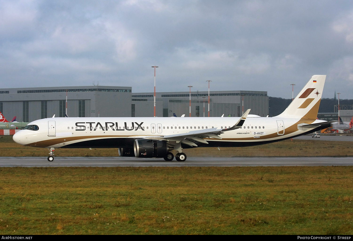 Aircraft Photo of D-AVZT | Airbus A321-252NX | Starlux Airlines | AirHistory.net #421701