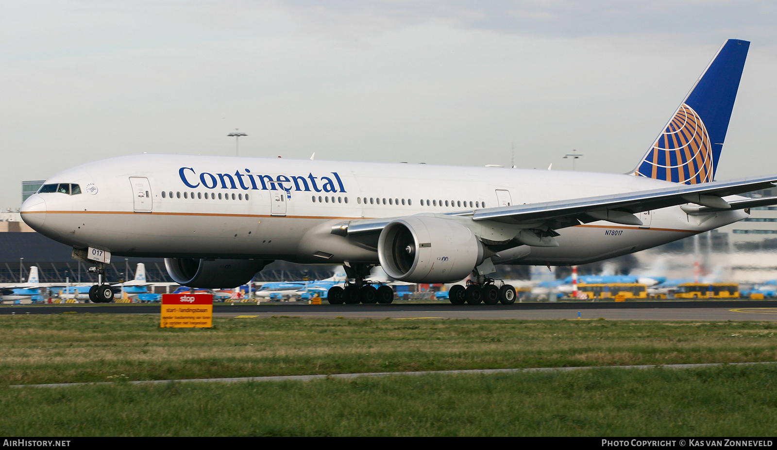 Aircraft Photo of N78017 | Boeing 777-224/ER | Continental Airlines | AirHistory.net #421818