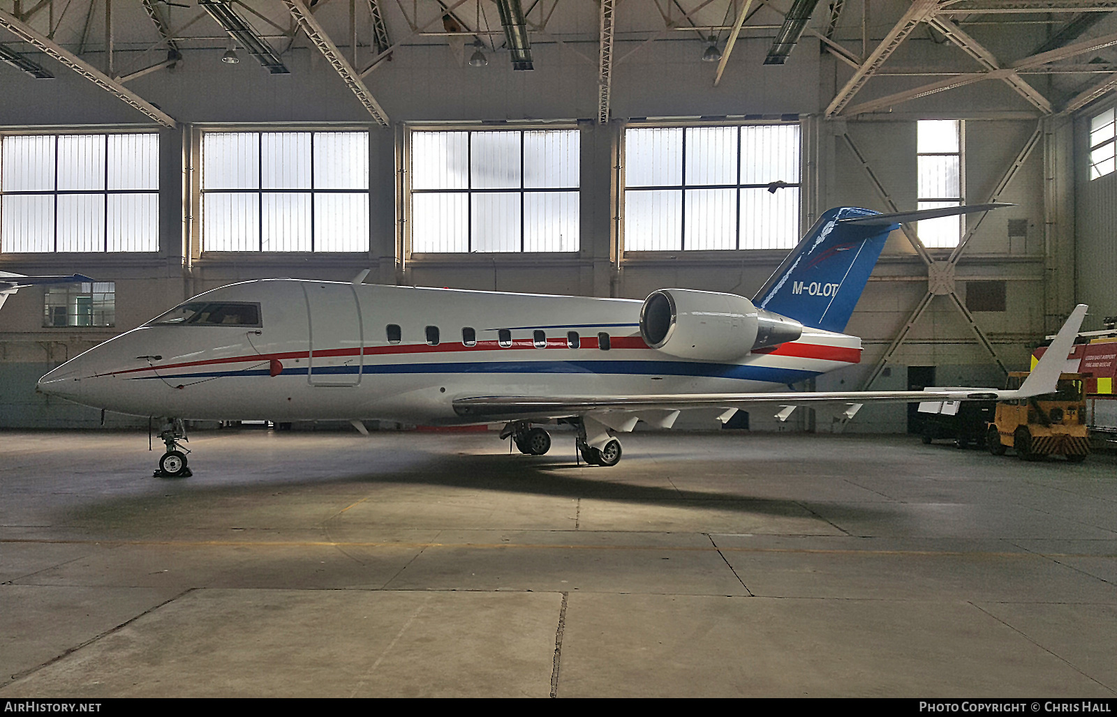 Aircraft Photo of M-OLOT | Bombardier Challenger 604 (CL-600-2B16) | AirHistory.net #421912