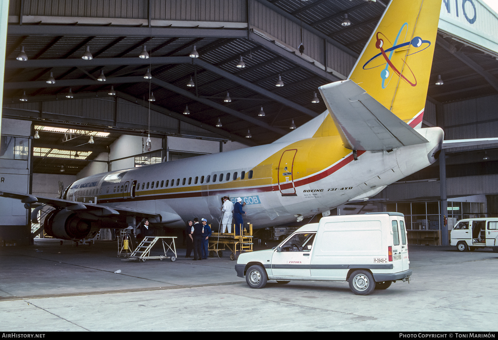 Aircraft Photo of EC-GOB | Boeing 737-4Y0 | Apple Vacations | AirHistory.net #421927