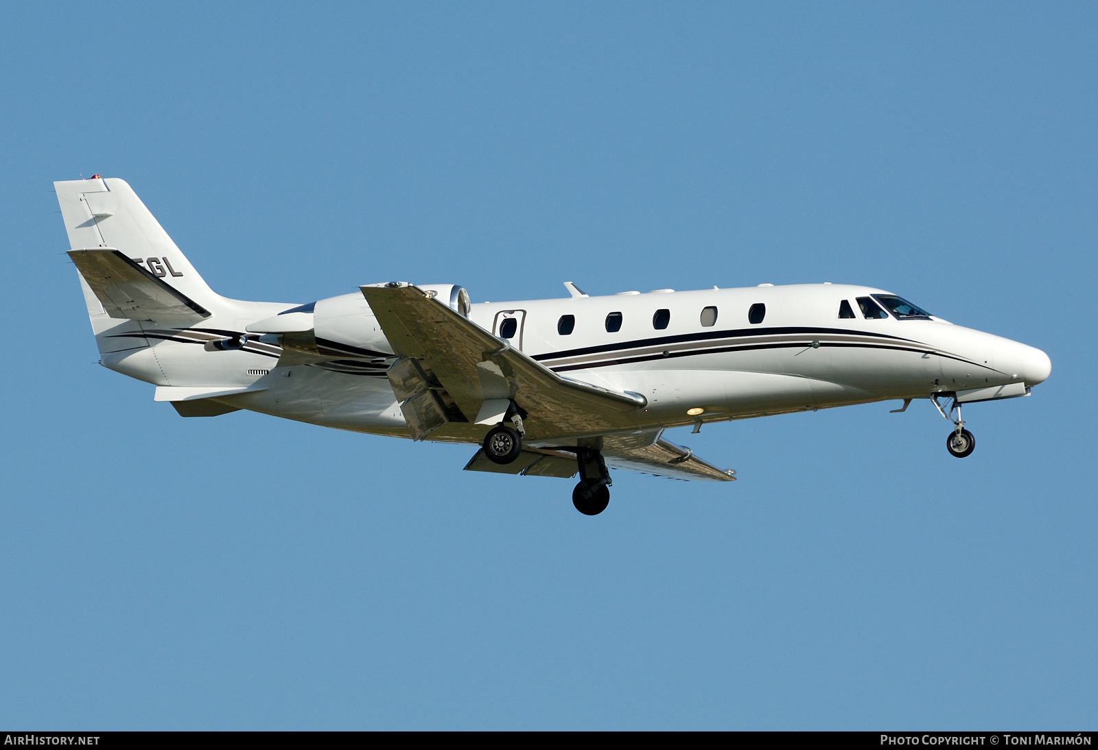 Aircraft Photo of G-CFGL | Cessna 560XL Citation Excel | AirHistory.net #422037
