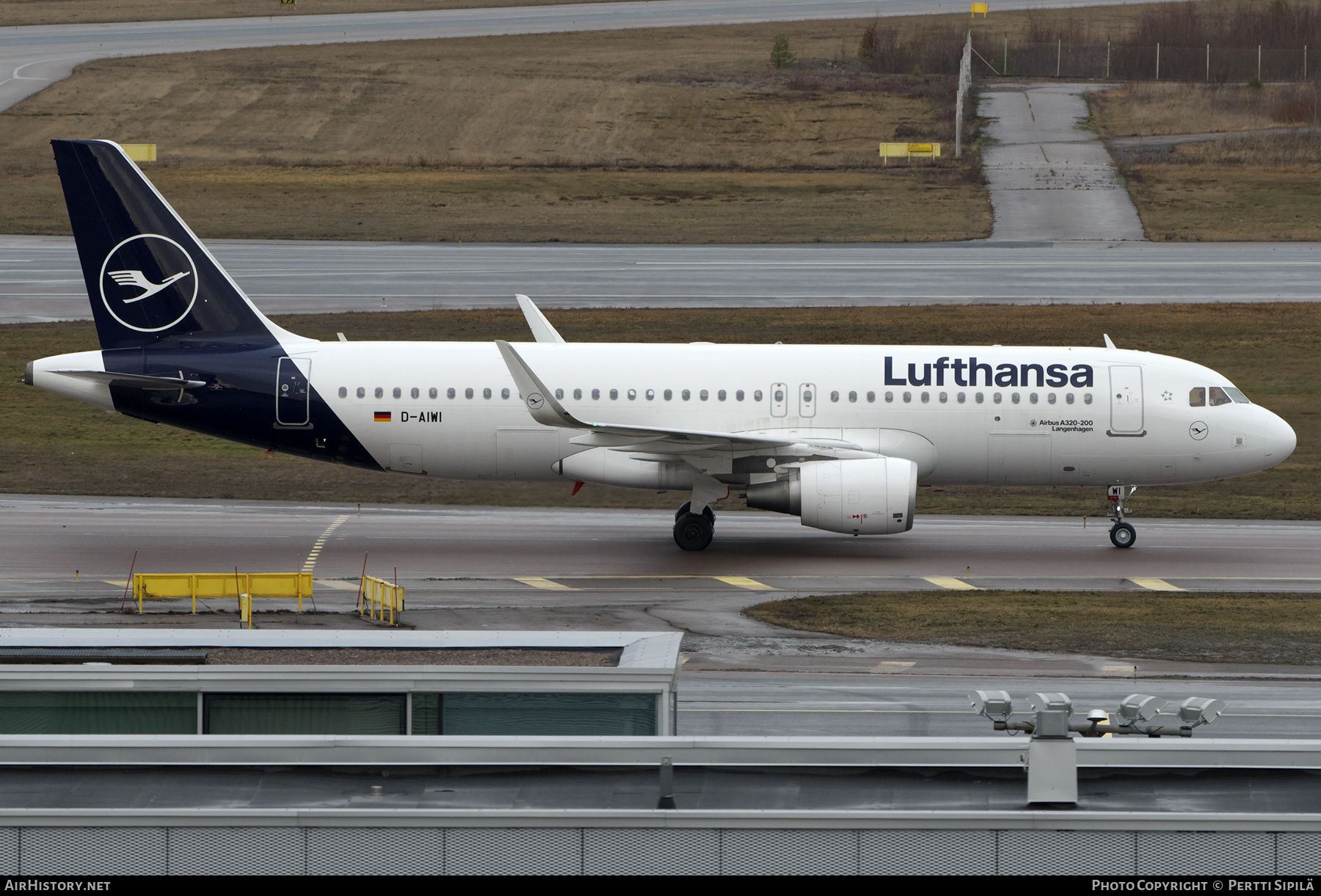 Aircraft Photo of D-AIWI | Airbus A320-214 | Lufthansa | AirHistory.net #422075