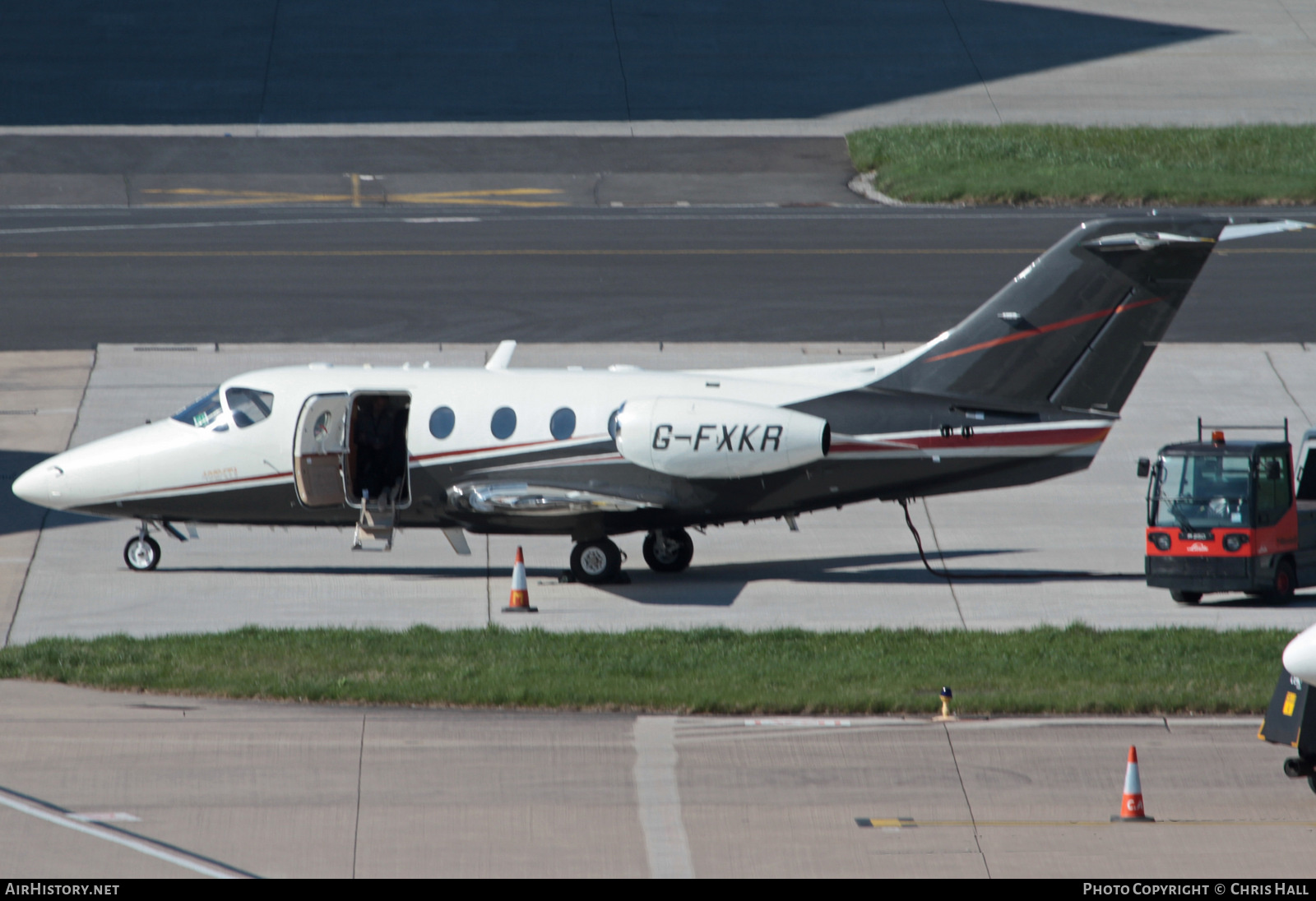 Aircraft Photo of G-FXKR | Raytheon Beechjet 400A/Nextant N400XT | AirHistory.net #422210