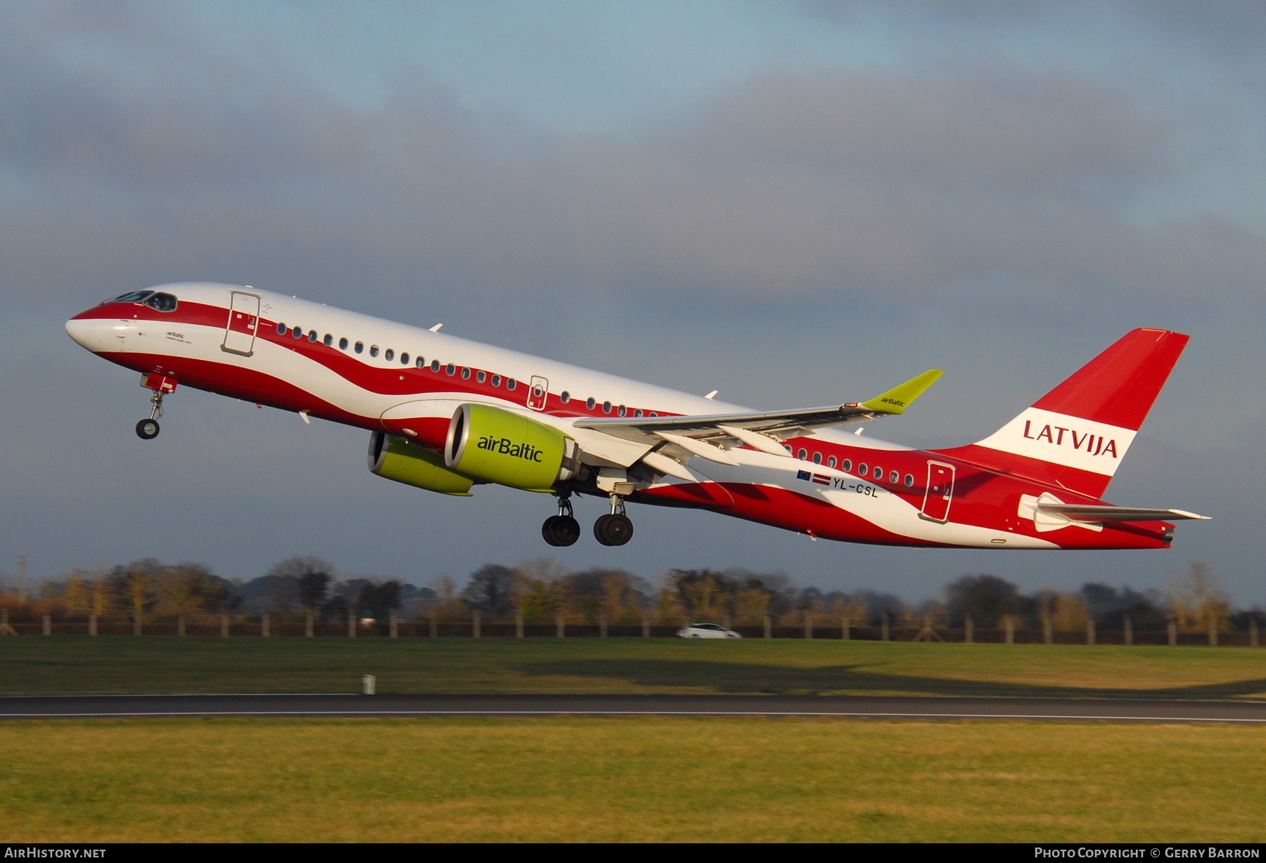 Aircraft Photo of YL-CSL | Airbus A220-371 (BD-500-1A11) | AirBaltic | AirHistory.net #422274