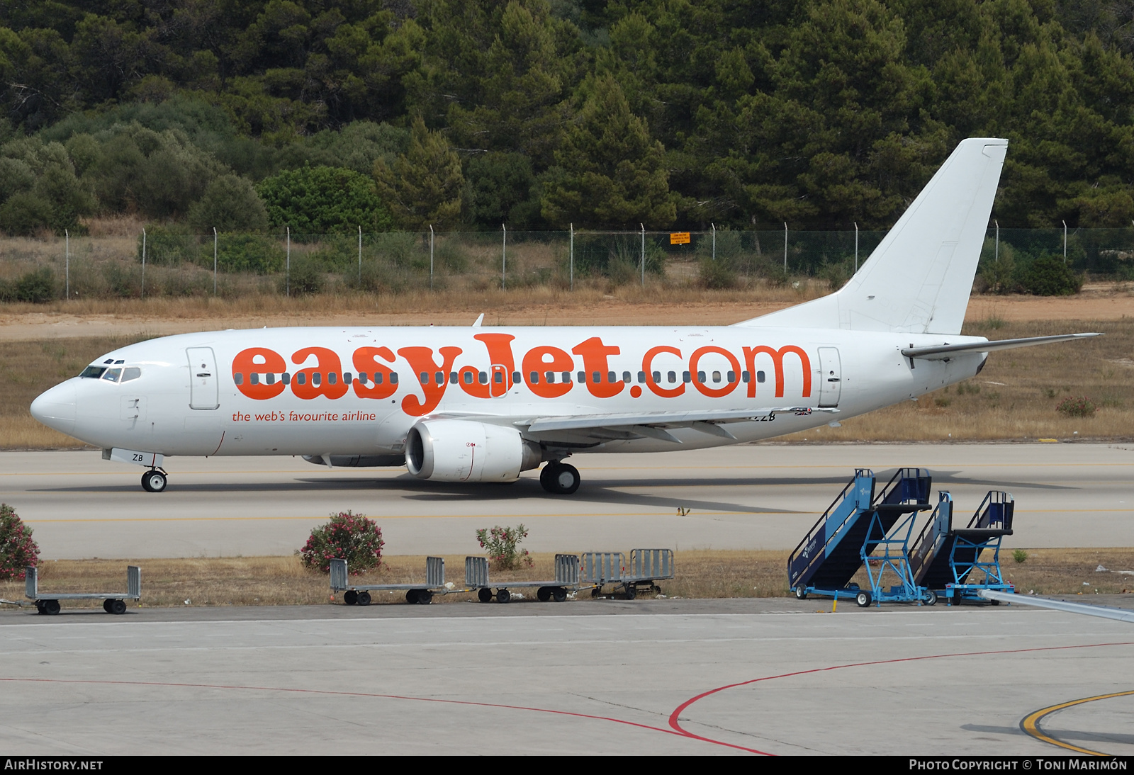 Aircraft Photo of G-BZZB | Boeing 737-3L9 | EasyJet | AirHistory.net #422297