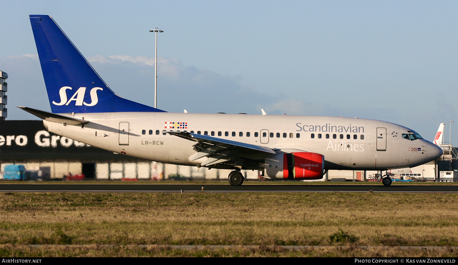 Aircraft Photo of LN-RCW | Boeing 737-683 | Scandinavian Airlines - SAS | AirHistory.net #422413