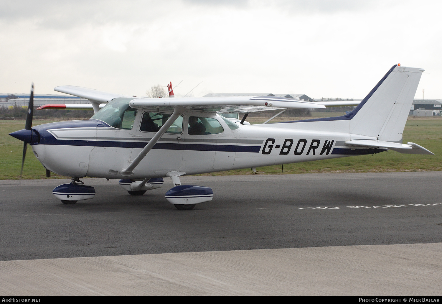 Aircraft Photo of G-BORW | Cessna 172P Skyhawk | AirHistory.net #422538