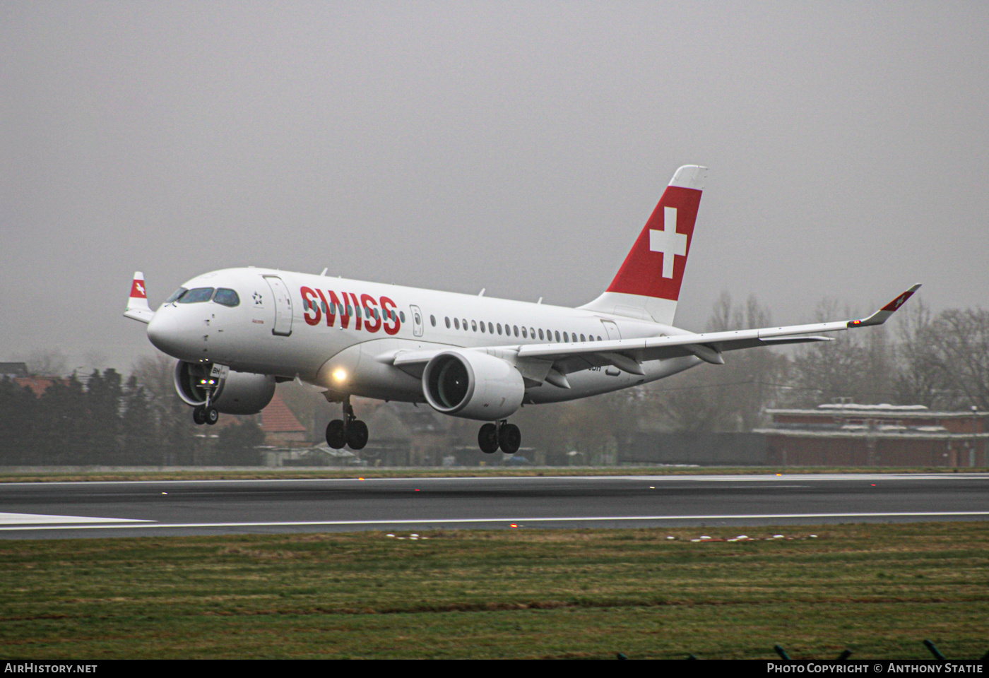 Aircraft Photo of HB-JBH | Bombardier CSeries CS100 (BD-500-1A10) | Swiss International Air Lines | AirHistory.net #422592