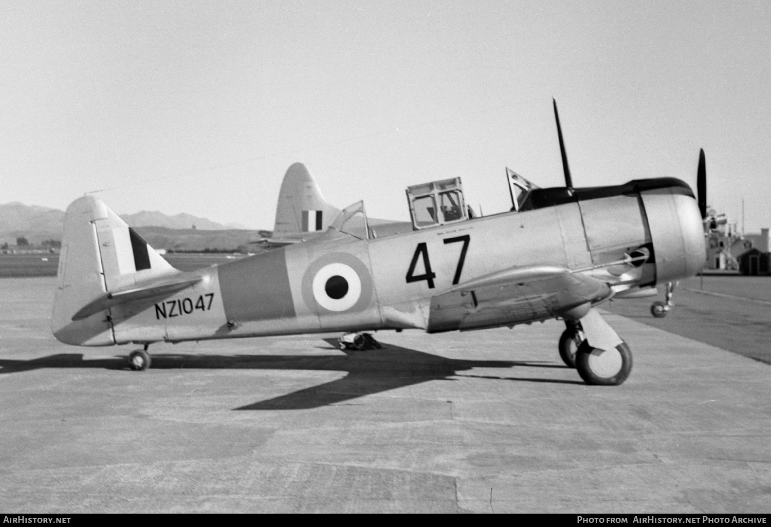Aircraft Photo of NZ1047 | North American AT-6D Harvard IIA | New Zealand - Air Force | AirHistory.net #422618