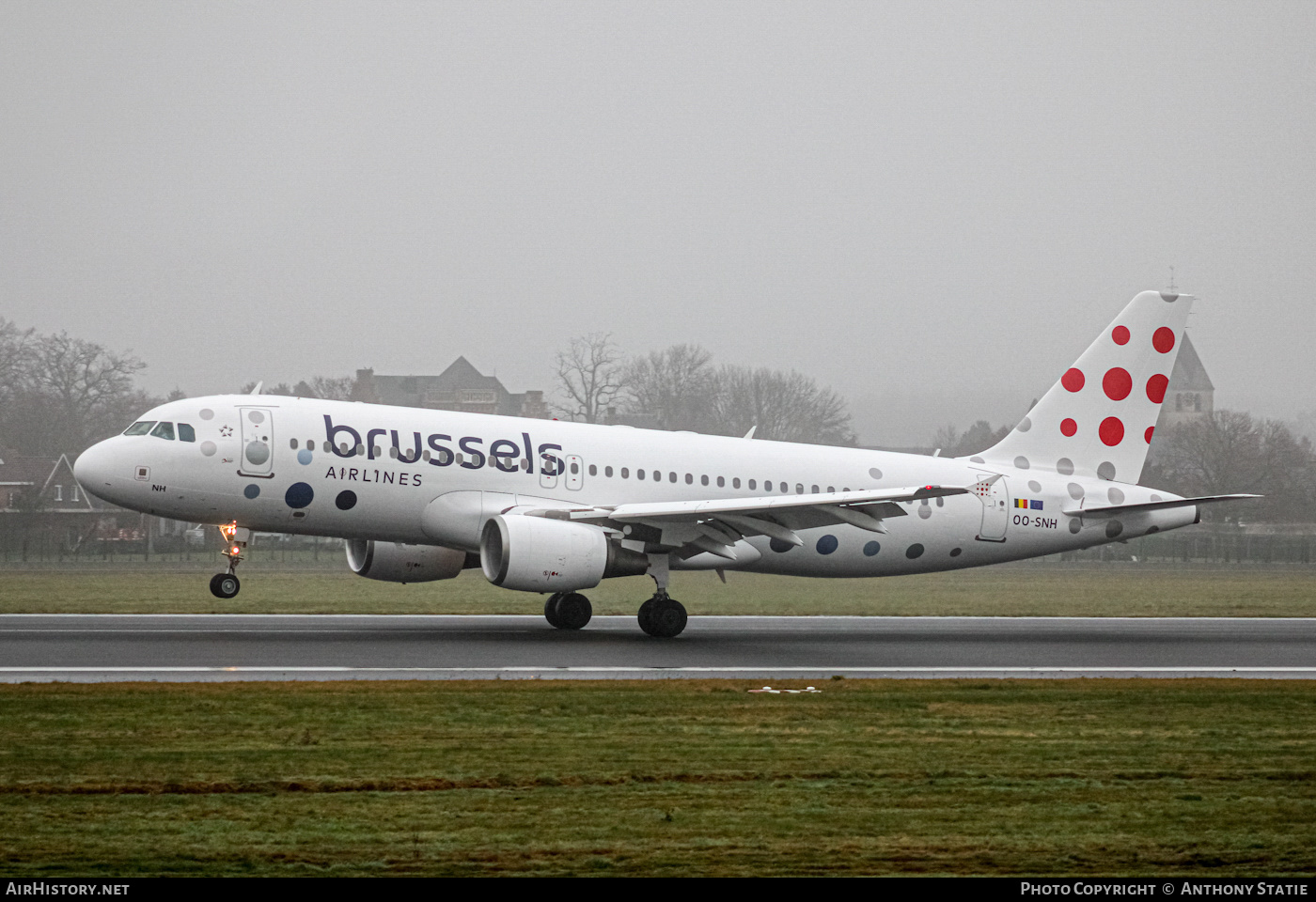 Aircraft Photo of OO-SNH | Airbus A320-214 | Brussels Airlines | AirHistory.net #422628