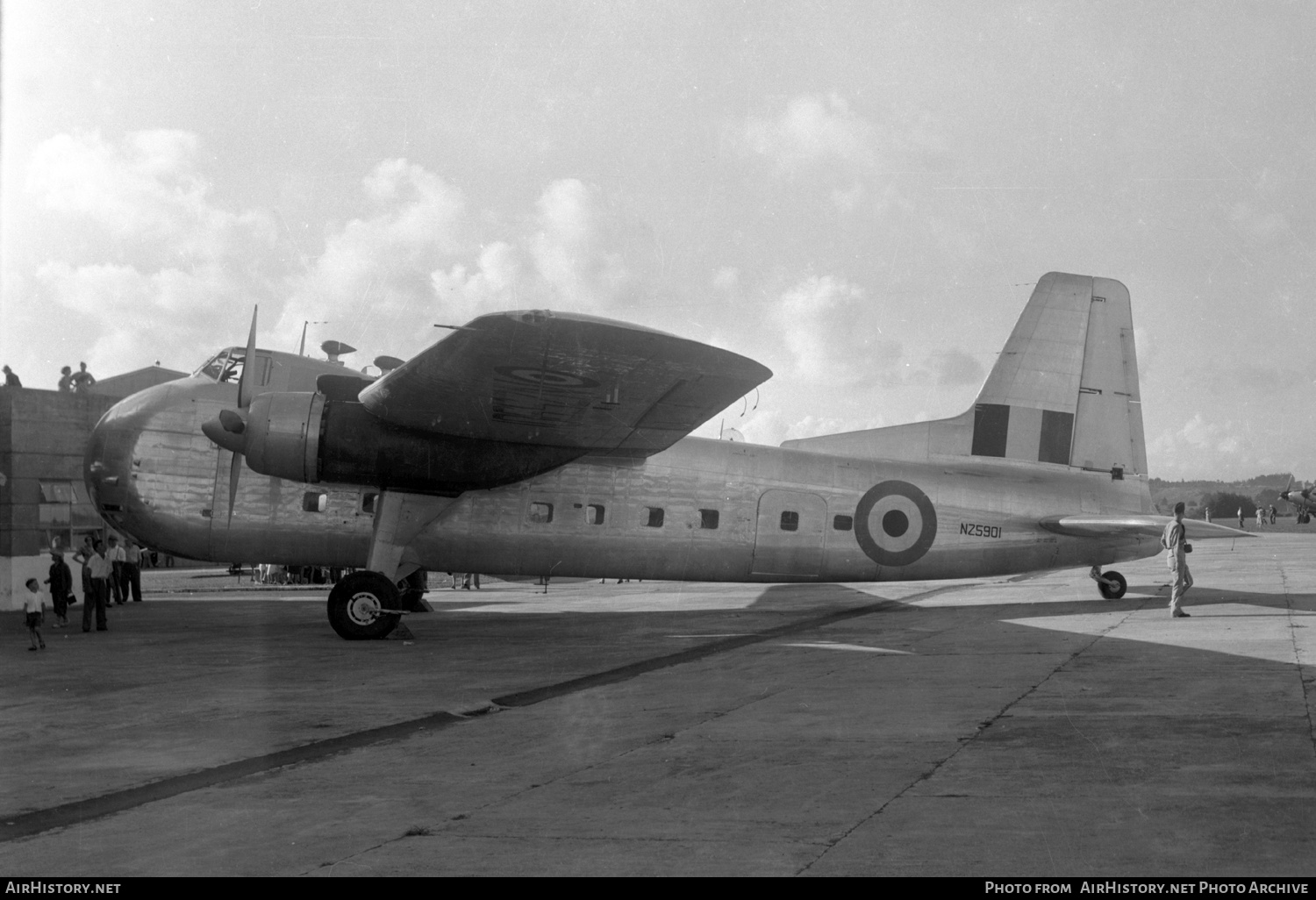 Aircraft Photo of NZ5901 | Bristol 170 Freighter Mk31 | New Zealand - Air Force | AirHistory.net #422634