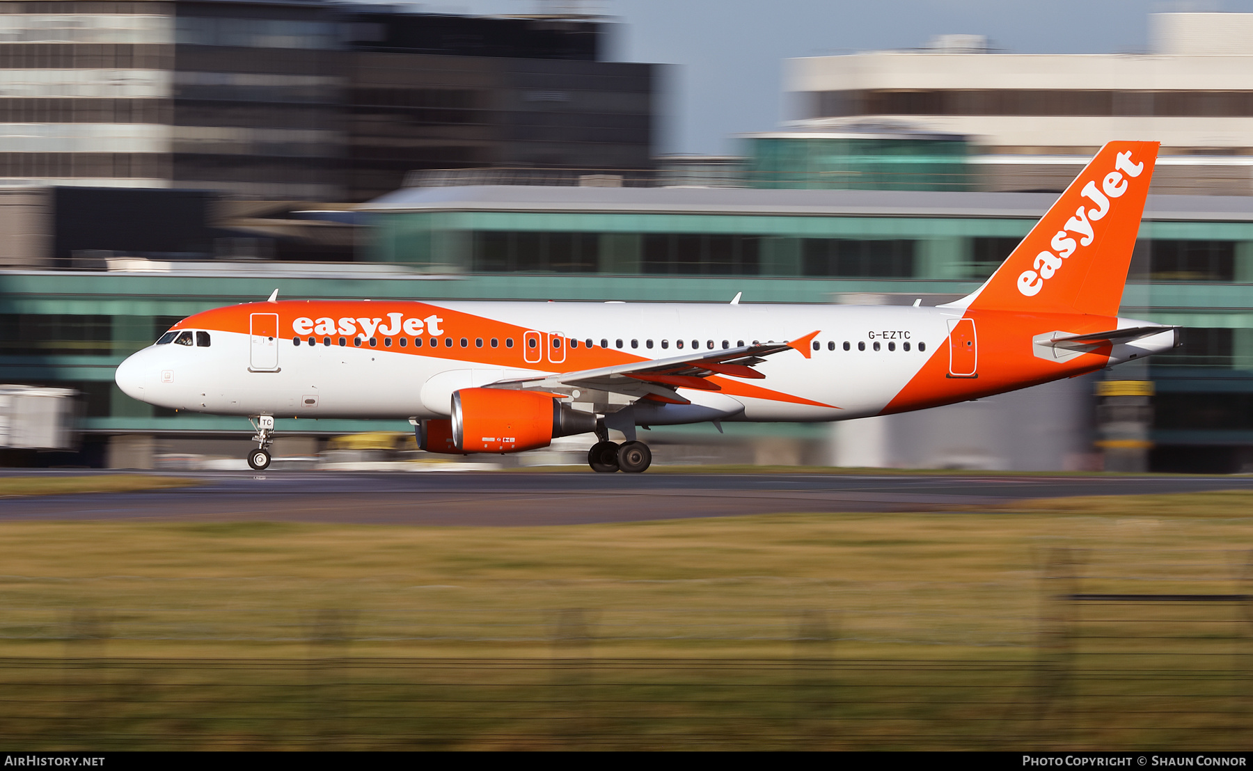 Aircraft Photo of G-EZTC | Airbus A320-214 | EasyJet | AirHistory.net #422704