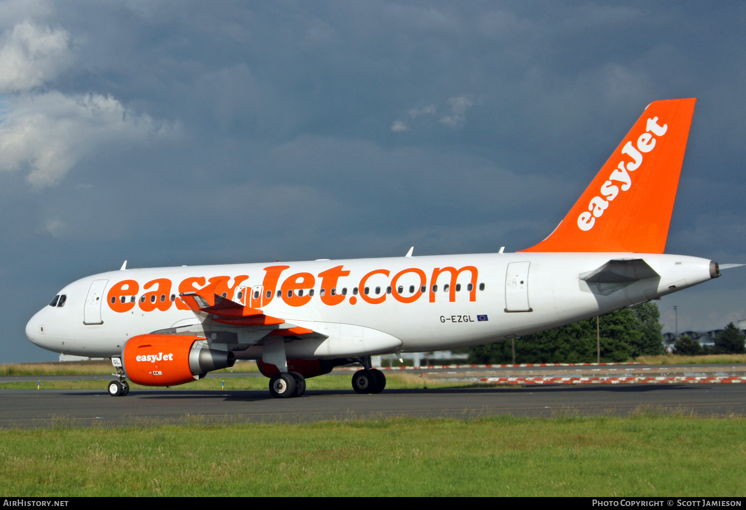 Aircraft Photo of G-EZGL | Airbus A319-111 | EasyJet | AirHistory.net #422800