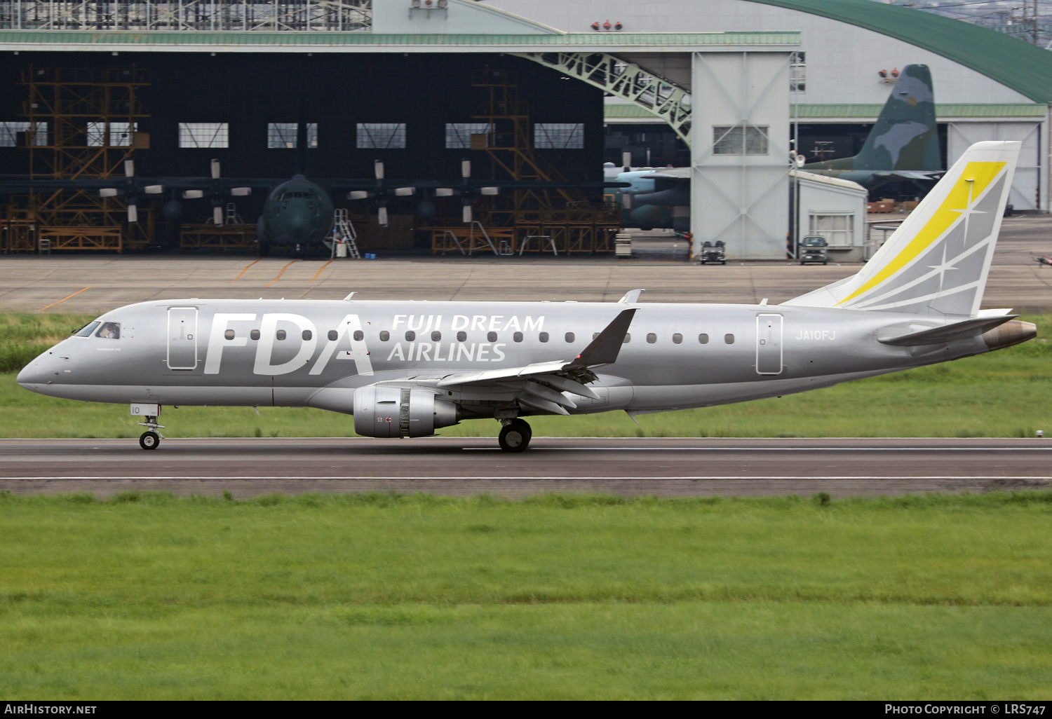 Aircraft Photo of JA10FJ | Embraer 175STD (ERJ-170-200STD) | FDA - Fuji Dream Airlines | AirHistory.net #422927