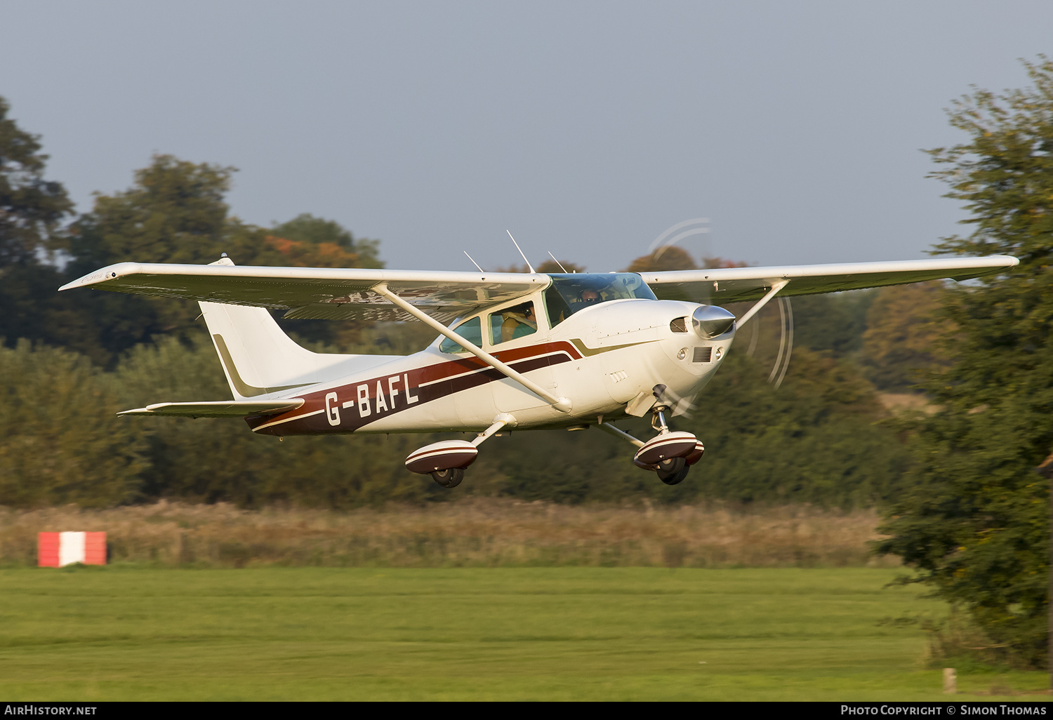 Aircraft Photo of G-BAFL | Cessna 182P Skylane | AirHistory.net #423020