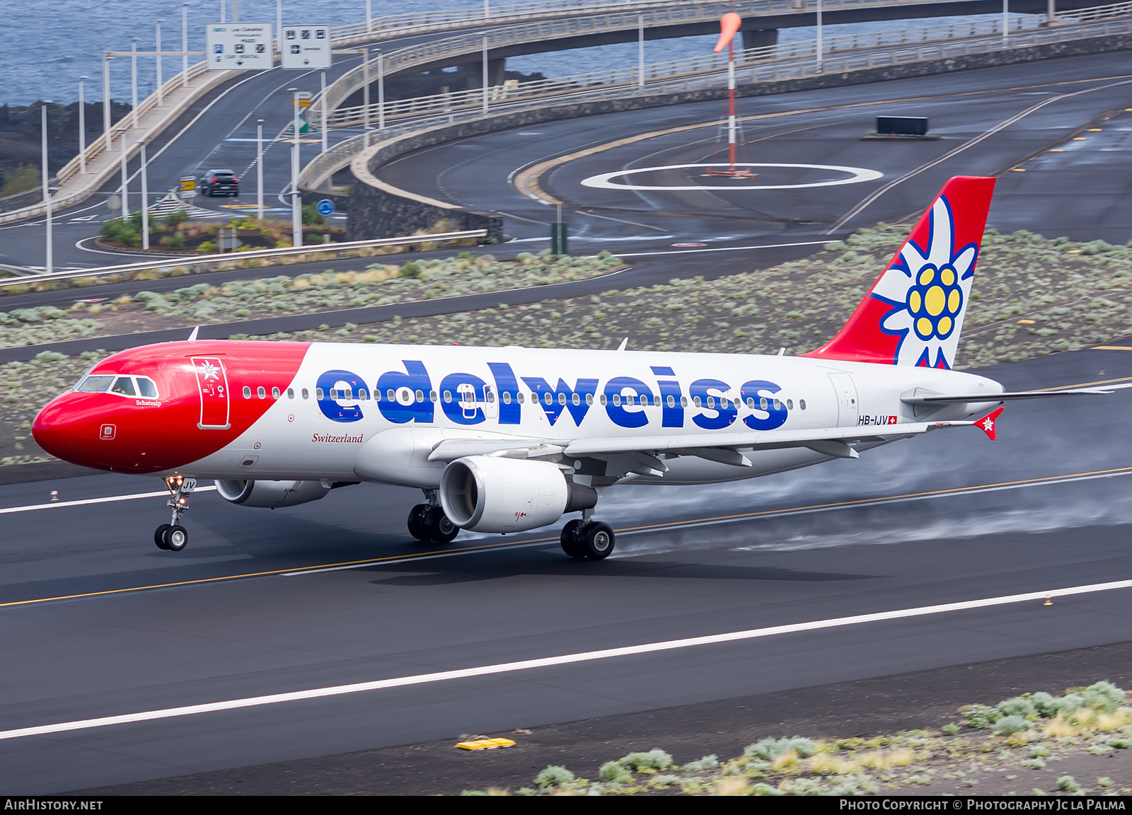 Aircraft Photo of HB-IJV | Airbus A320-214 | Edelweiss Air | AirHistory.net #423153